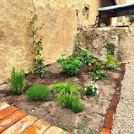 Vakantiehuis L'annexe Du Prieure Besson